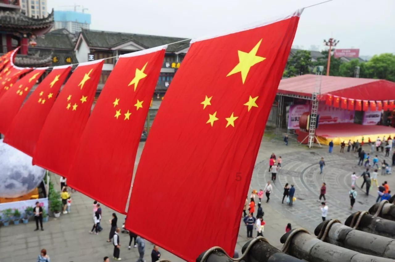 拯救电力塔的泰坦